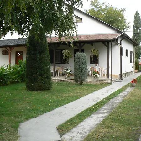Holiday In Balatonboglar 18273 度假居 *